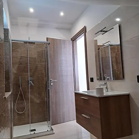 Corina Vaccarizzo Albanese